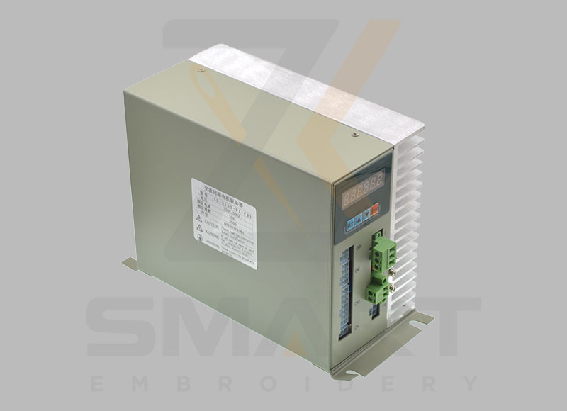 DAHAO SD-S100-F01 SERVO MOTOR DONGINE EMBERIERY STROJ ZA RAZPRODANJE